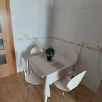 Excelente Piso De 3 Dobles, 2 Banos Y Terraza 30 Mts