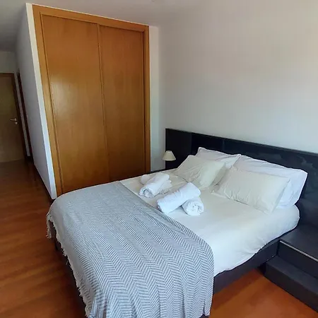Excelente Piso De 3 Dobles, 2 Banos Y Terraza 30 Mts