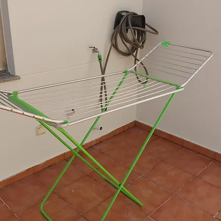 Excelente Piso De 3 Dobles, 2 Banos Y Terraza 30 Mts * Narón