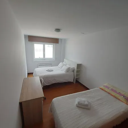 Excelente Piso De 3 Dobles, 2 Banos Y Terraza 30 Mts Narón