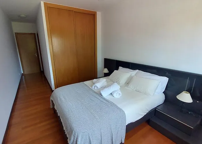 Excelente Piso De 3 Dobles, 2 Banos Y Terraza 30 Mts