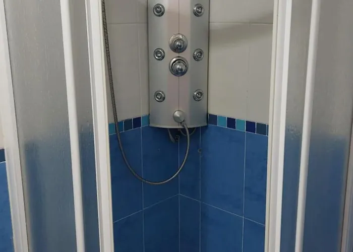 Excelente Piso De 3 Dobles, 2 Banos Y Terraza 30 Mts *