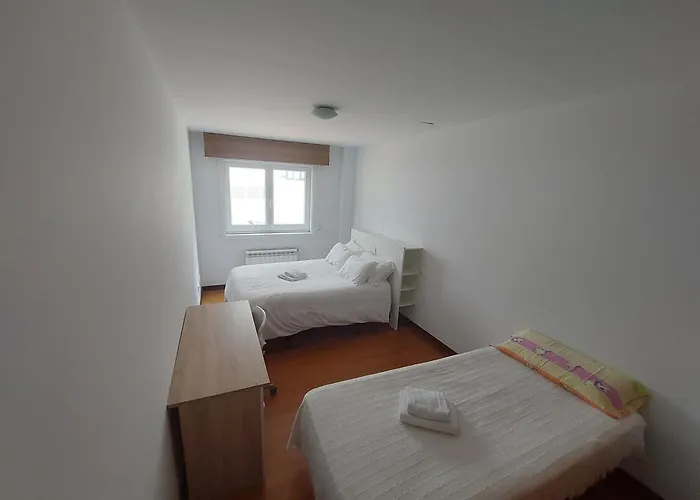 Excelente Piso De 3 Dobles, 2 Banos Y Terraza 30 Mts Narón